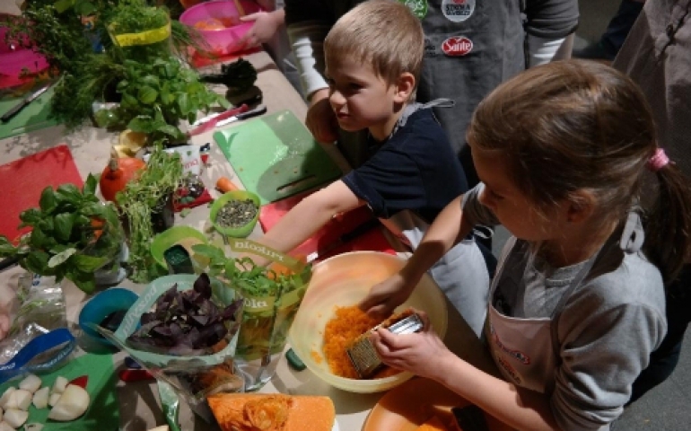 Szkoły zgłaszają się po lodówki. Dzieci będą dzielić się jedzeniem